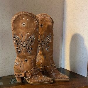 Flight risk cowboy boots size 6. brand new